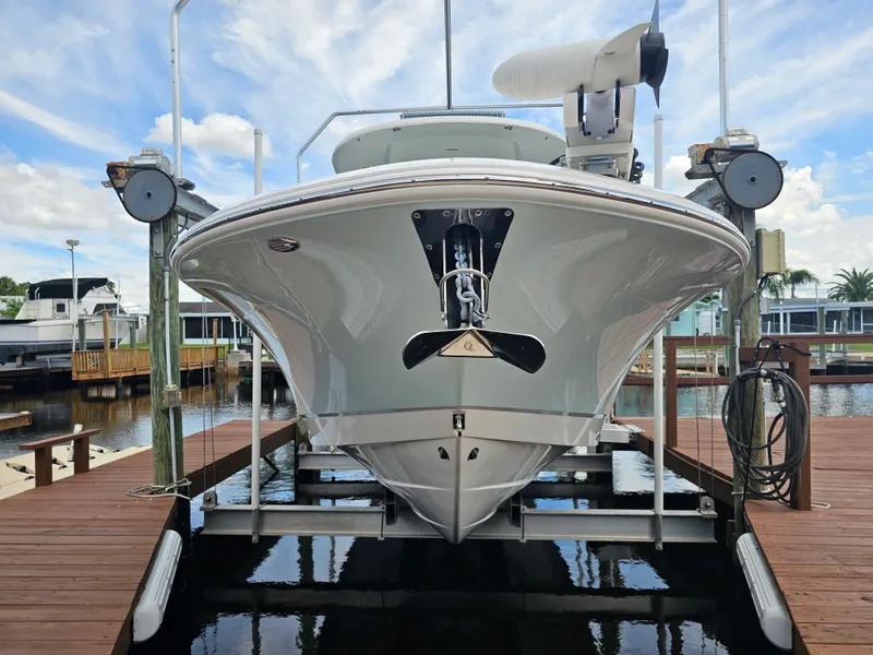 Slide: The Image of Robalo R272 2020 - 2