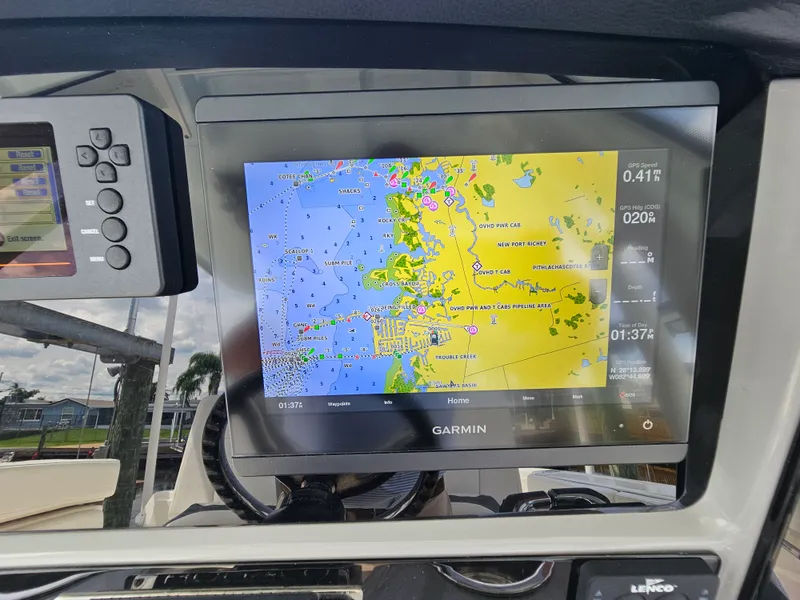 Slide: The Image of Robalo R272 2020 - 44