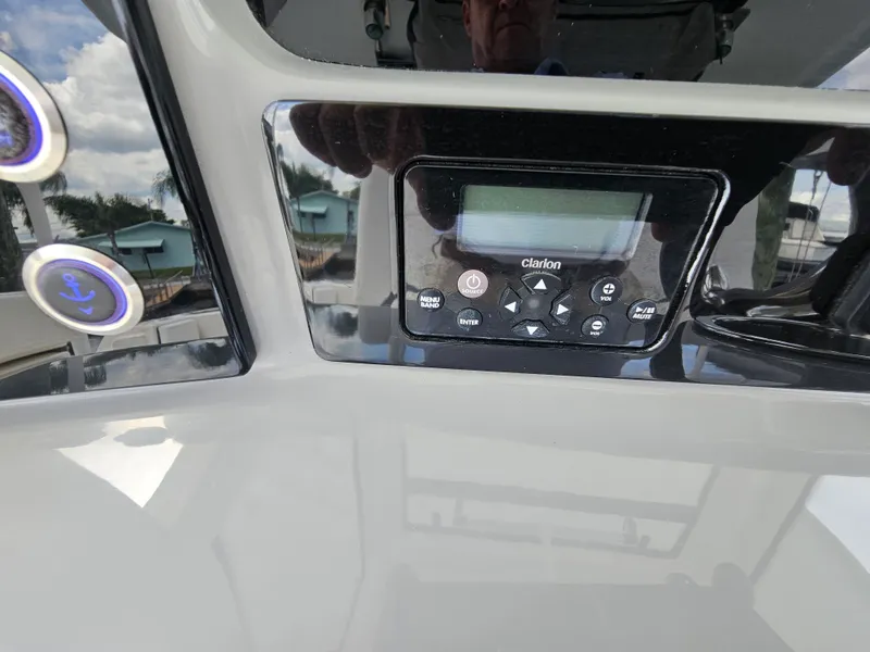 Slide: The Image of Robalo R272 2020 - 49