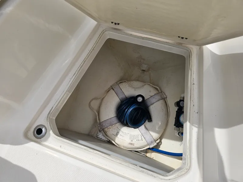 Slide: The Image of Robalo R272 2020 - 57