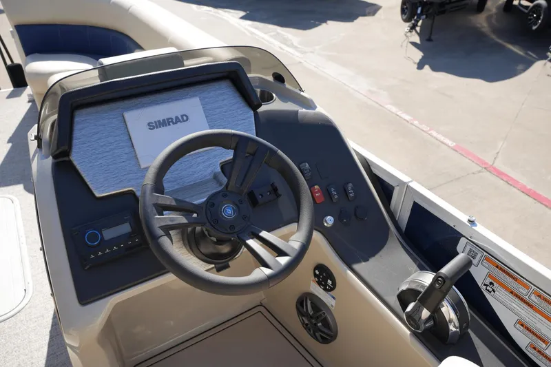 Slide: The Image of Premier 230 Sunsation 2023 - 18