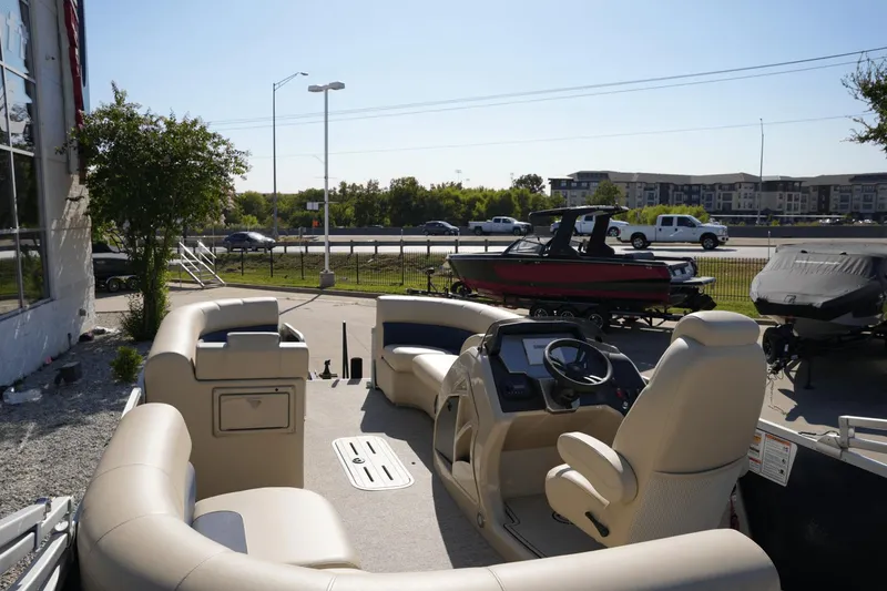 Slide: The Image of Premier 230 Sunsation 2023 - 20