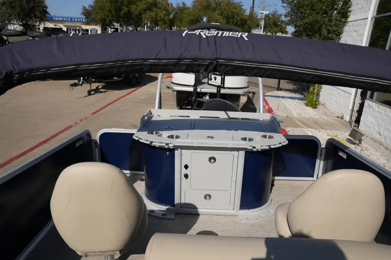 Slide: The Image of Premier 230 Sunsation 2023 - 21