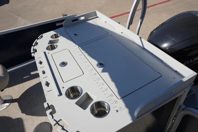 Slide: The Image of Premier 230 Sunsation 2023 - 25