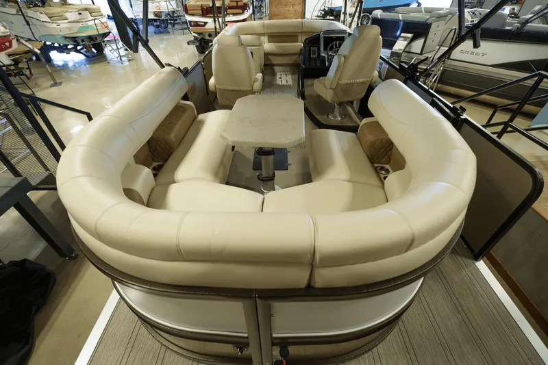 Slide: The Image of Premier 250 Intrigue 2023 - 21
