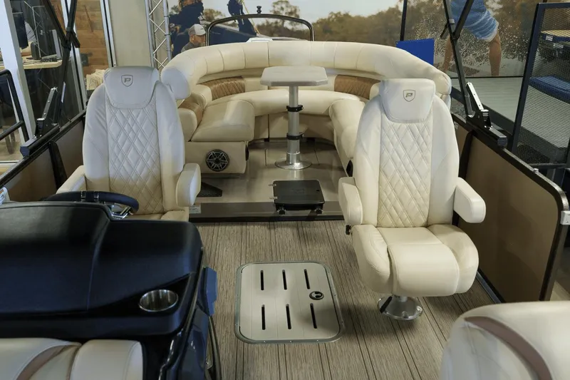 Slide: The Image of Premier 250 Intrigue 2023 - 6