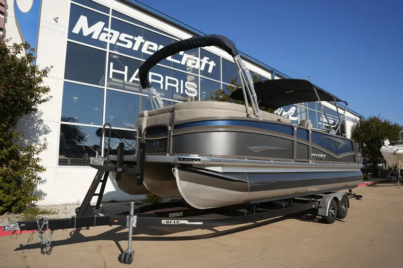 Slide: The Image of Premier 250 Intrigue 2023 - 1