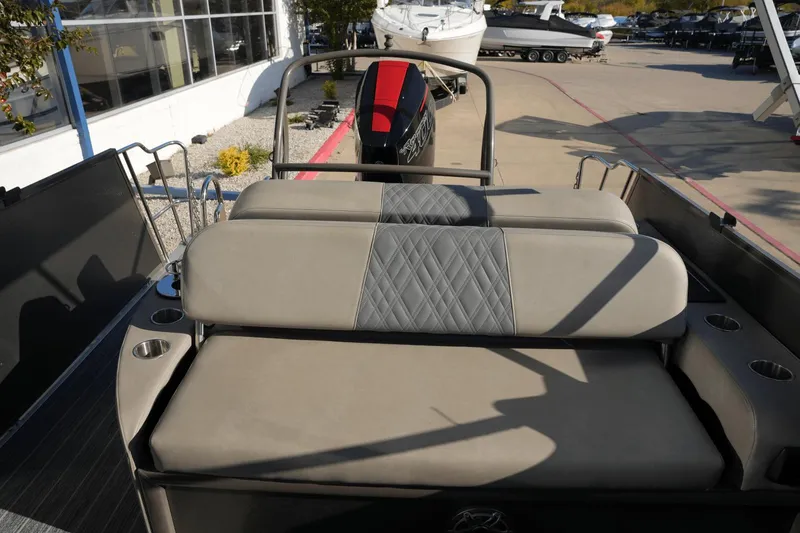 Slide: The Image of Premier 250 Intrigue 2023 - 11
