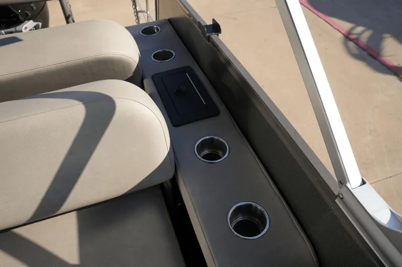 Slide: The Image of Premier 250 Intrigue 2023 - 12