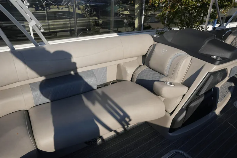 Slide: The Image of Premier 250 Intrigue 2023 - 25