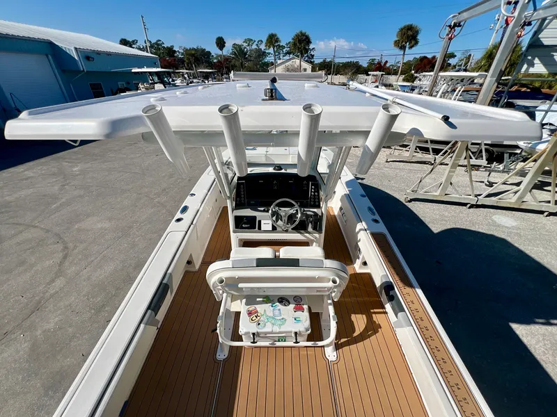 Slide: The Image of Robalo 266 Cayman 2023 - 11