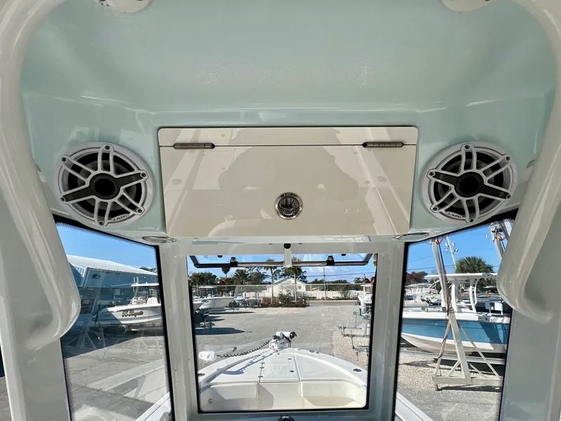 Slide: The Image of Robalo 266 Cayman 2023 - 13