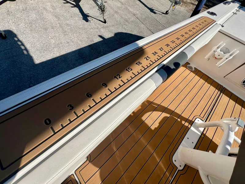 Slide: The Image of Robalo 266 Cayman 2023 - 14