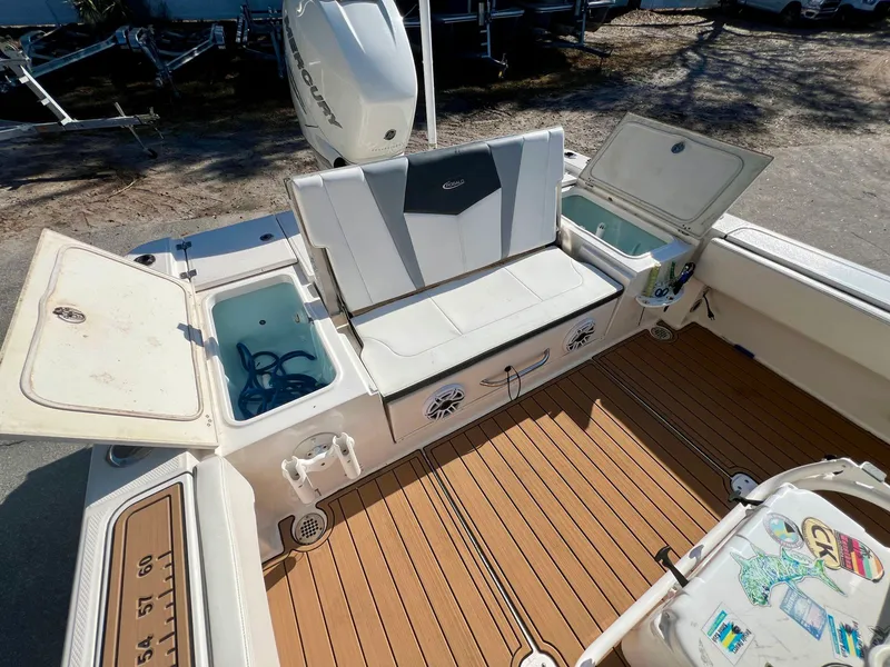 Slide: The Image of Robalo 266 Cayman 2023 - 7