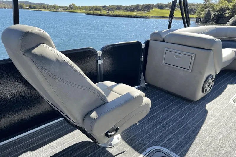 Slide: The Image of Premier 250 Intrigue 2023 - 42