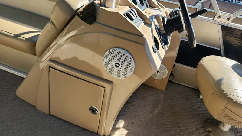 Slide: The Image of Crest 220 WAVE V 2013 - 12