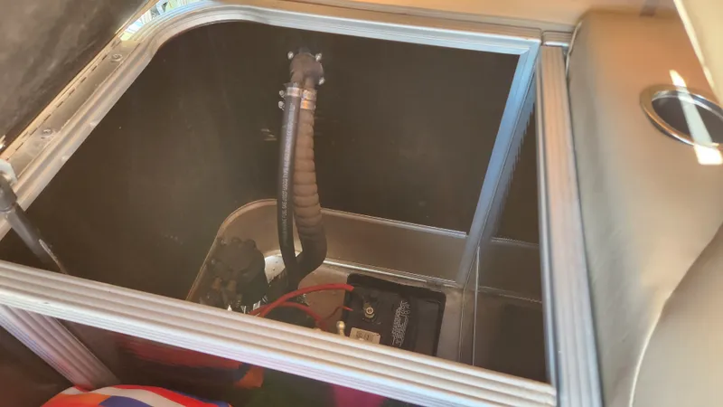 Slide: The Image of Crest 220 WAVE V 2013 - 15