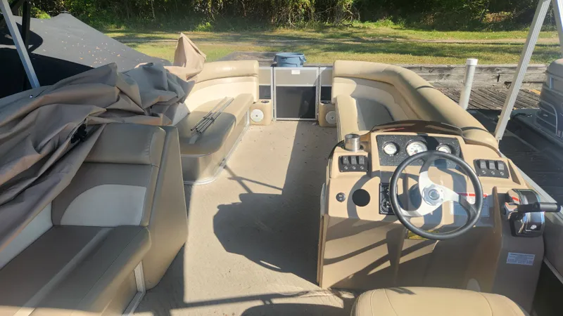 Slide: The Image of Crest 220 WAVE V 2013 - 16