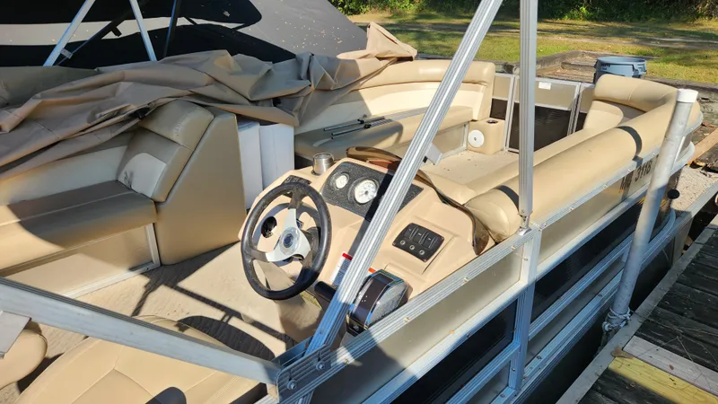 Slide: The Image of Crest 220 WAVE V 2013 - 5