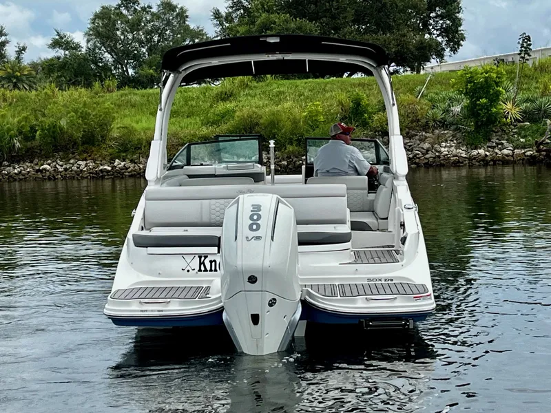 Slide: The Image of Sea Ray 270 SDX OUTBOARD 2024 - 2