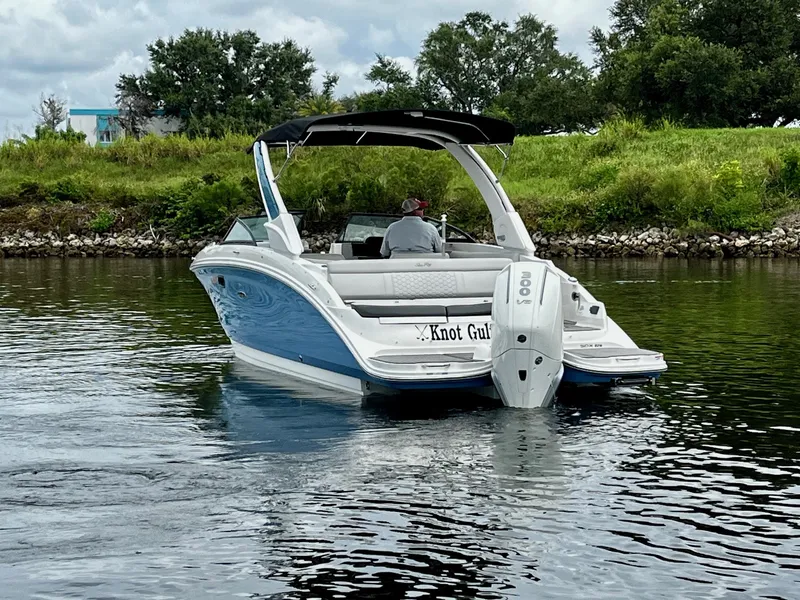 Slide: The Image of Sea Ray 270 SDX OUTBOARD 2024 - 3