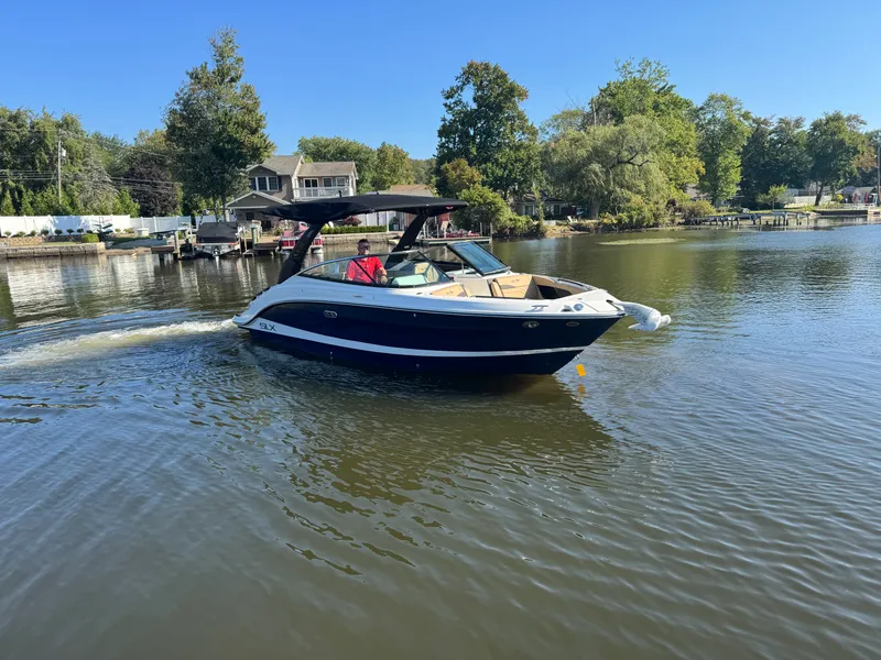 Slide: The Image of Sea Ray SLX 260 2026 - 2