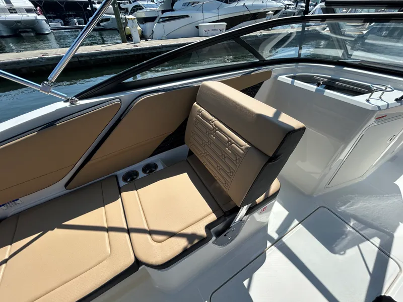 Slide: The Image of Sea Ray SPX 210 Outboard 2026 - 13