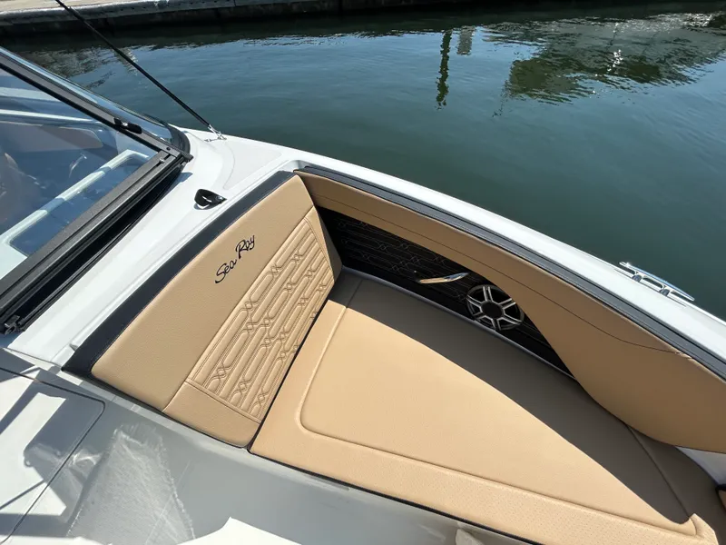 Slide: The Image of Sea Ray SPX 210 Outboard 2026 - 14