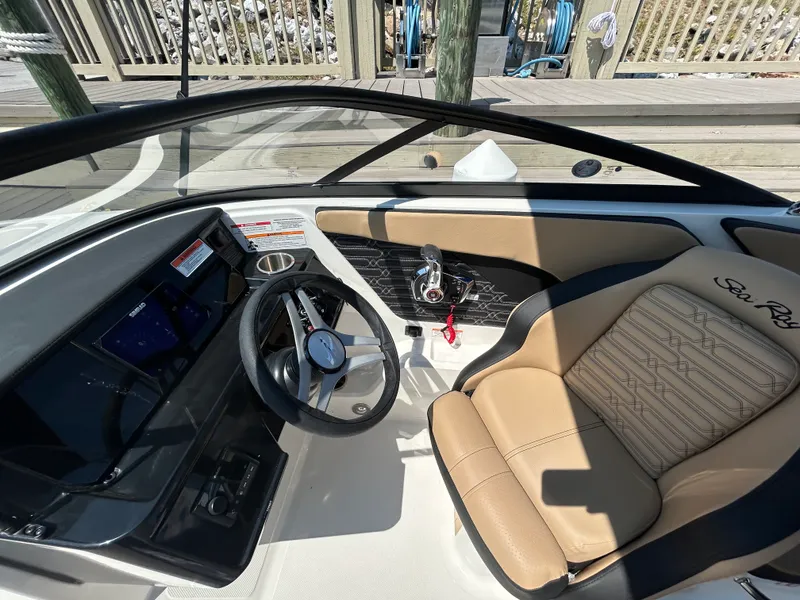 Slide: The Image of Sea Ray SPX 210 Outboard 2026 - 16