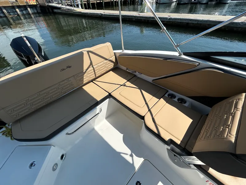 Slide: The Image of Sea Ray SPX 210 Outboard 2026 - 18