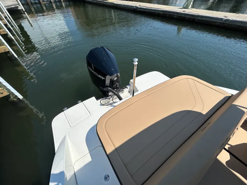 Slide: The Image of Sea Ray SPX 210 Outboard 2026 - 19