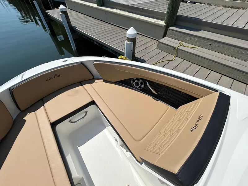 Slide: The Image of Sea Ray SPX 210 Outboard 2026 - 6