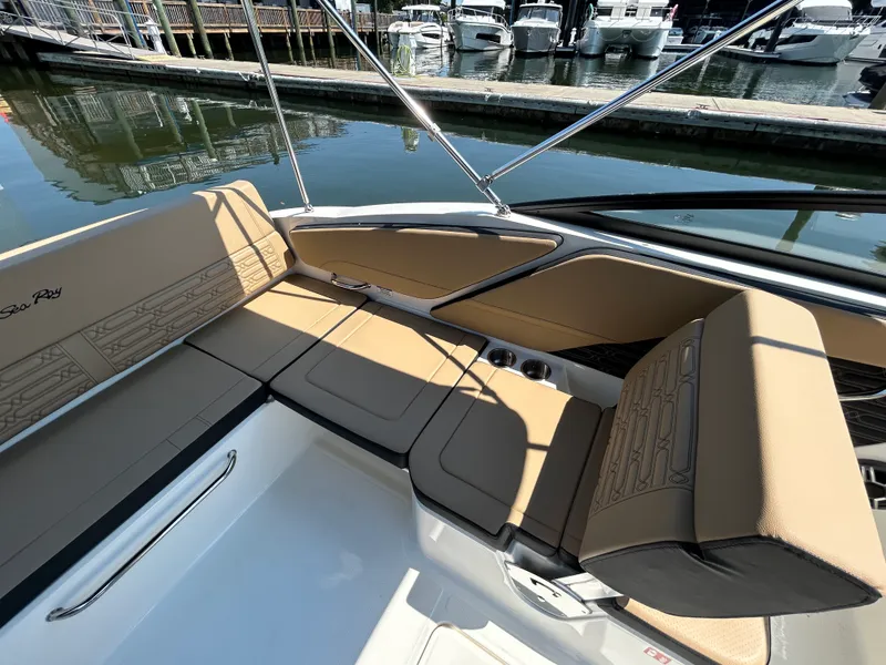 Slide: The Image of Sea Ray SPX 210 Outboard 2026 - 7