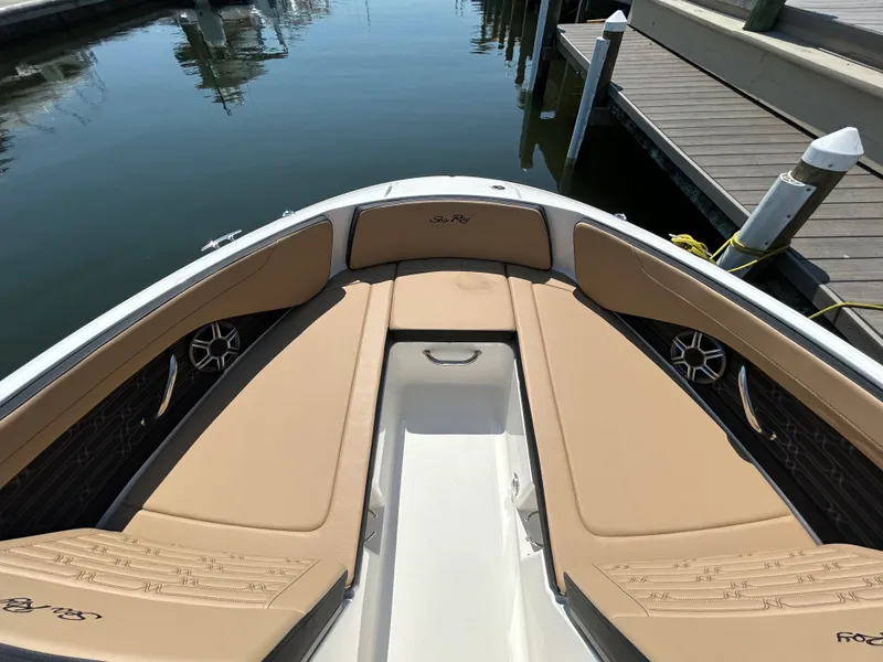 Slide: The Image of Sea Ray SPX 210 Outboard 2026 - 9