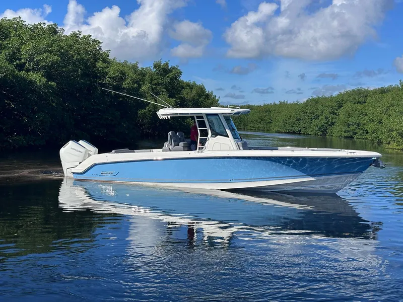 Slide: The Image of Boston Whaler 330 Outrage 2026 - 8