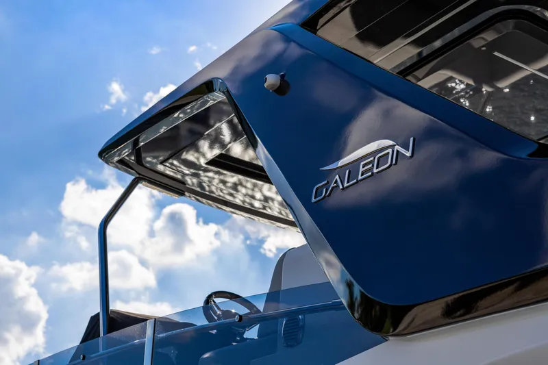 Slide: The Image of Galeon 50 FLY 2025 - 10
