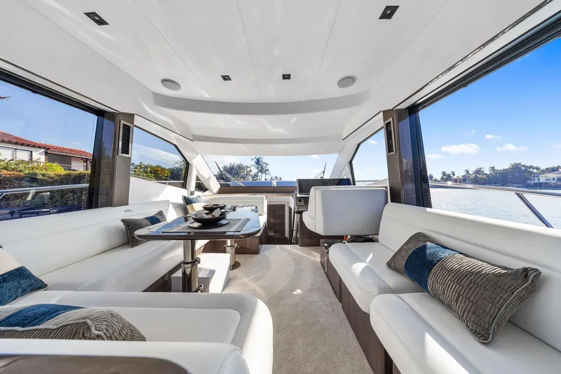 Slide: The Image of Galeon 50 FLY 2025 - 14