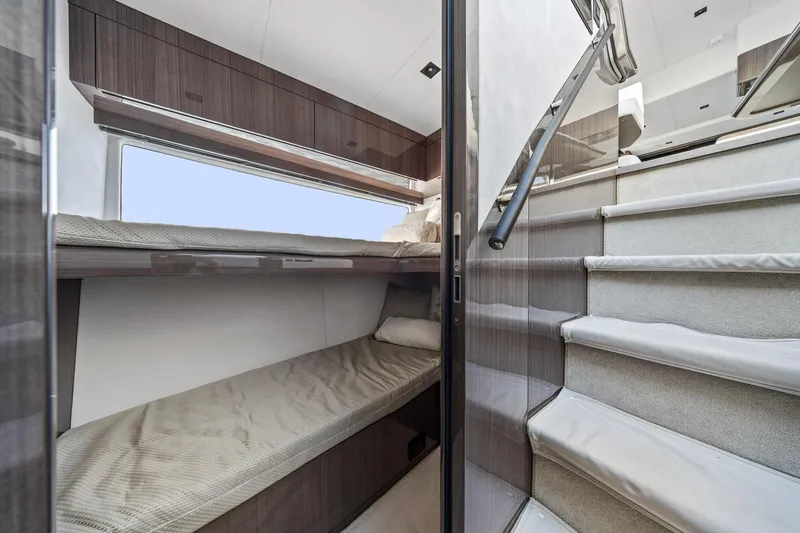 Slide: The Image of Galeon 50 FLY 2025 - 21