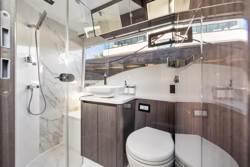 Slide: The Image of Galeon 50 FLY 2025 - 22