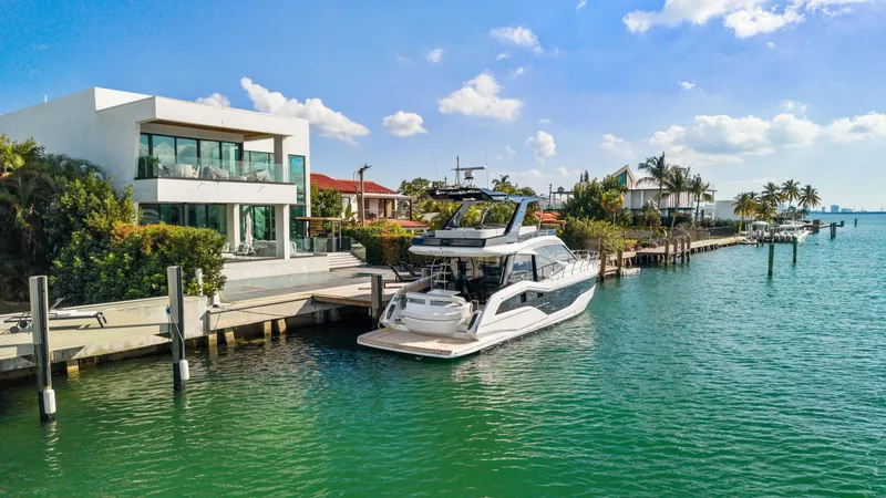 Slide: The Image of Galeon 50 FLY 2025 - 73