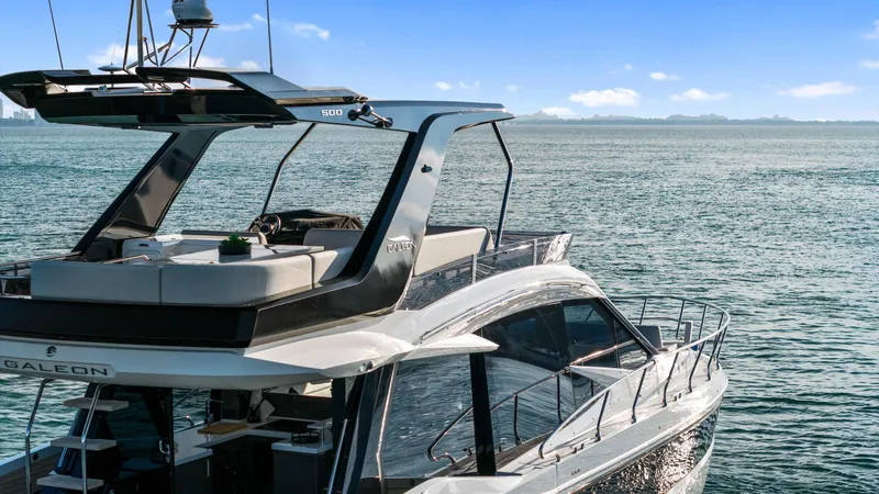 Slide: The Image of Galeon 50 FLY 2025 - 74