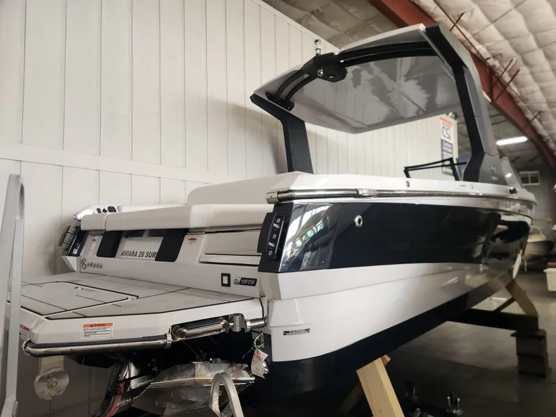 Slide: The Image of Aviara AV28 Surf 2024 - 3