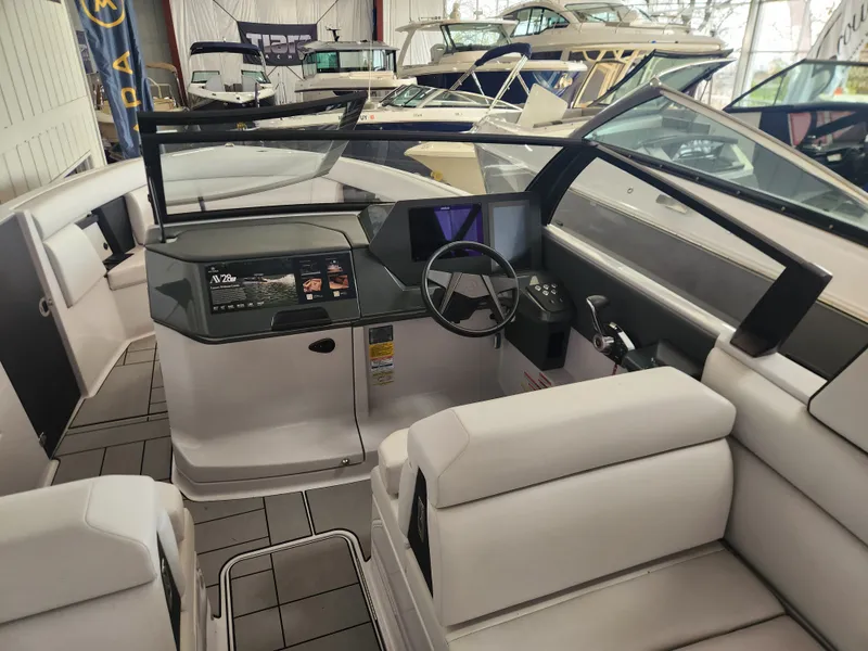 Slide: The Image of Aviara AV28 Surf 2024 - 9