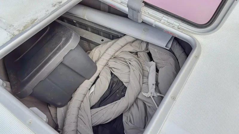 Slide: The Image of Catana 42 2016 - 100