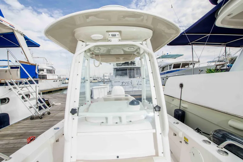 Slide: The Image of Everglades 230 Center Console 2014 - 27