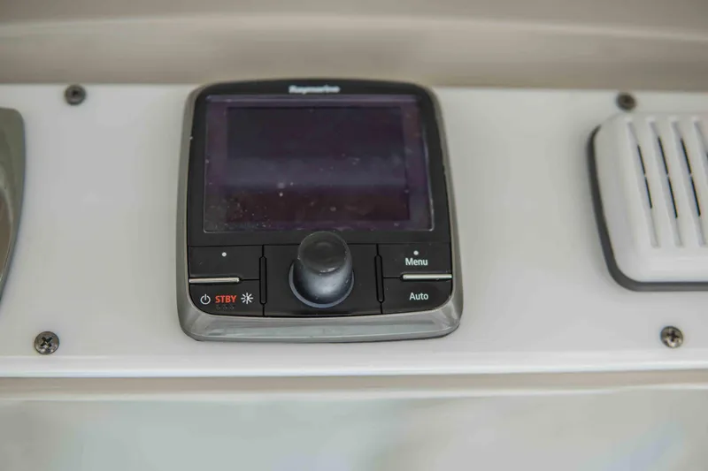 Slide: The Image of Everglades 230 Center Console 2014 - 18