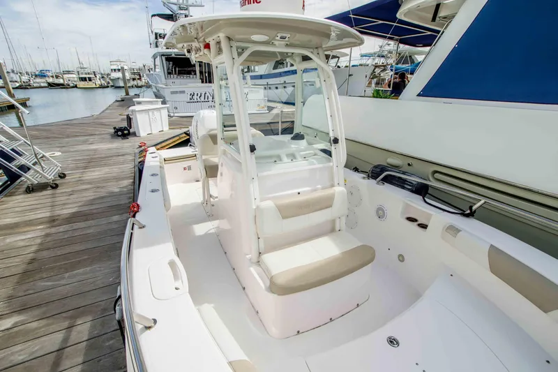 Slide: The Image of Everglades 230 Center Console 2014 - 26
