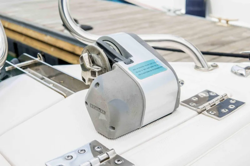 Slide: The Image of Everglades 230 Center Console 2014 - 28