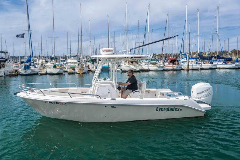 The Image of Everglades 230 Center Console 2014 - 0
