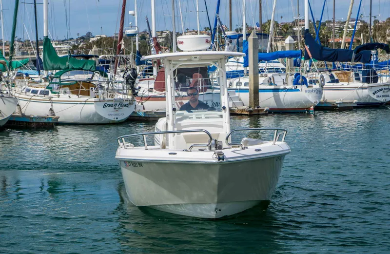 Slide: The Image of Everglades 230 Center Console 2014 - 1